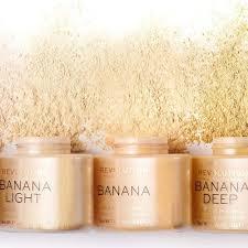 Makeup Revolution Loose Baking Powder Banana  (42gm)
